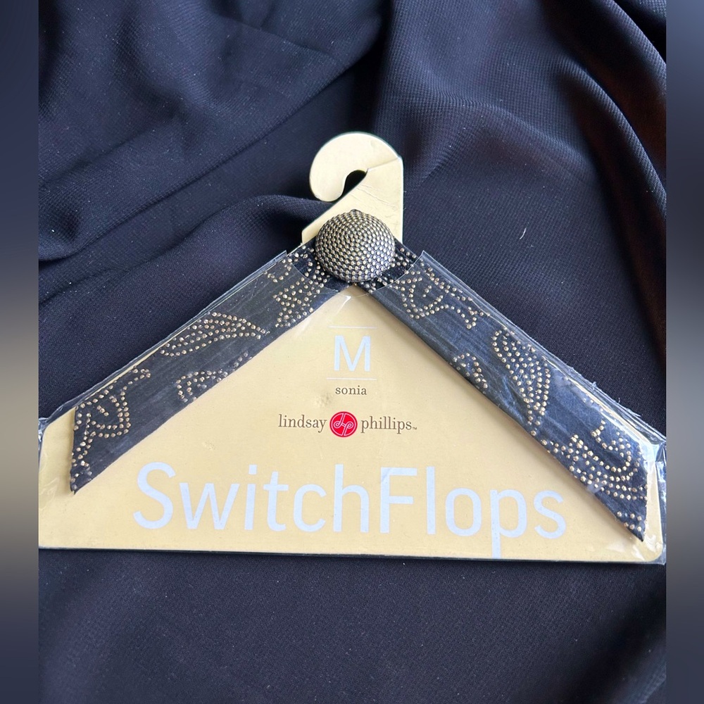 💜 CLEARANCE 2/5 LINDSAY PHILLIPS NWT Switchflops Strap. Size M.